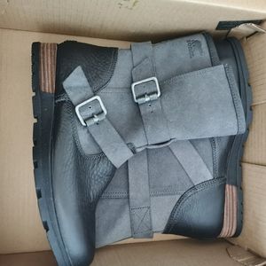 New Sorel boots size 8